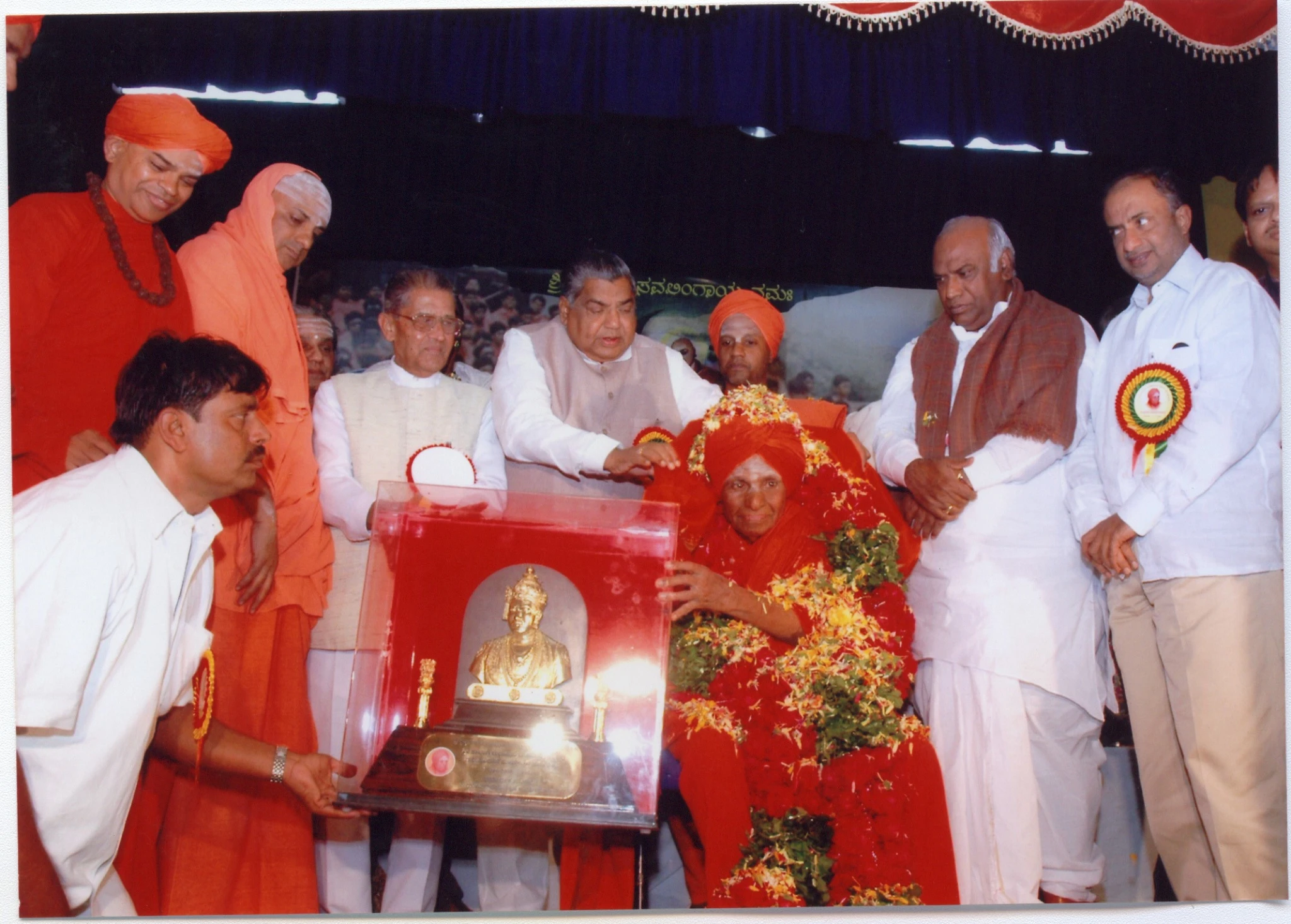 Spiritual gathering at the Mutt